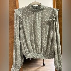 E & M Floral Ruffle Boho Blouse Top Size L NWOT.   Very cute
